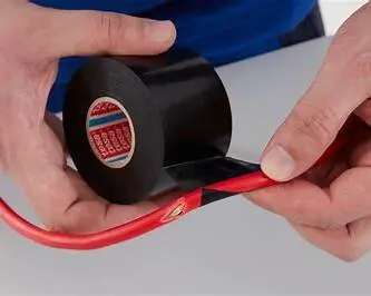 Ruban isolant noir pour feuille chauffante PET